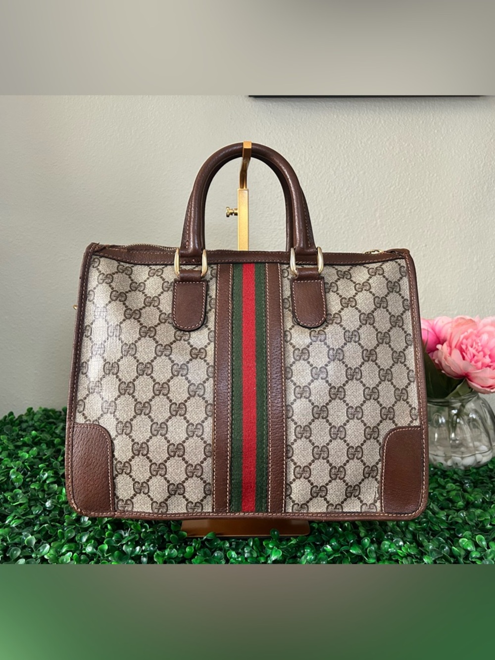 Vintage Gucci GG Supreme MonogramBeige and Brown- Main zipper has been replaced - Picture 2 of 11
